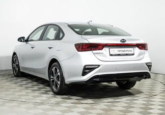 Подержанный автомобиль Kia Cerato Sedan 2019 года (7 фото)