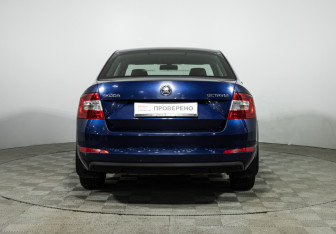 Подержанный автомобиль Skoda Octavia Liftback 2015 года (6 фото)
