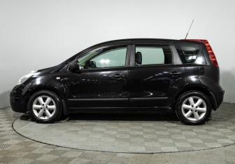 Подержанный автомобиль Nissan Note 2008 года (8 фото)