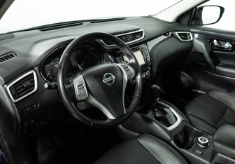Подержанный автомобиль Nissan Qashqai 2017 года (11 фото)