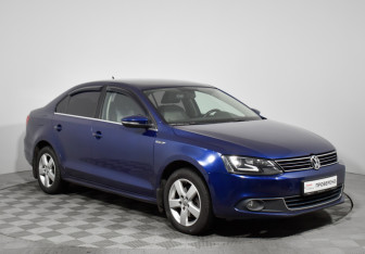 Подержанный автомобиль Volkswagen Jetta Sedan 2014 года (3 фото)