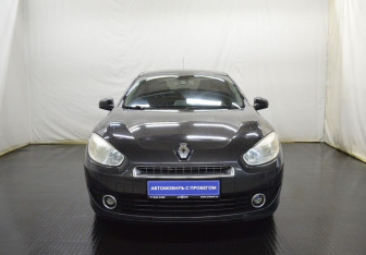 Подержанный автомобиль Renault Fluence 2011 года (2 фото)