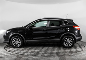 Подержанный автомобиль Nissan Qashqai 2016 года (8 фото)
