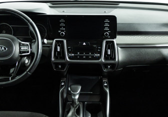 Подержанный автомобиль Kia Sorento 2021 года (15 фото)