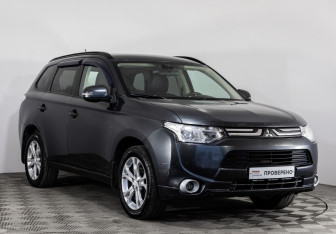 Подержанный автомобиль Mitsubishi Outlander 2013 года (3 фото)