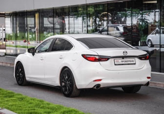 Подержанный автомобиль Mazda 6 Sedan 2018 года (8 фото)