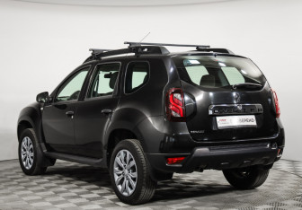 Подержанный автомобиль Renault Duster 2016 года (7 фото)