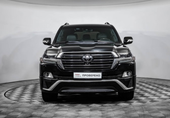 Подержанный автомобиль Toyota Land Cruiser Suv 2017 года (2 фото)
