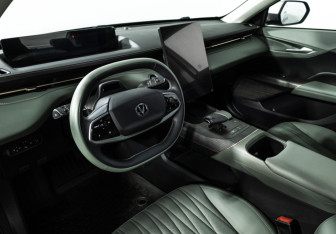 Подержанный автомобиль Changan Lamore 2023 года (11 фото)