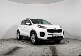 Подержанный автомобиль Kia Sportage 2017 года (3 фото)