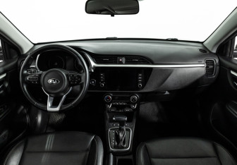 Подержанный автомобиль Kia Rio Hatchback 2021 года (13 фото)