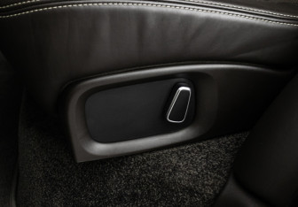 Подержанный автомобиль Land Rover Range Rover 2015 года (17 фото)