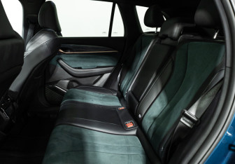 Подержанный автомобиль Geely Monjaro 2023 года (10 фото)