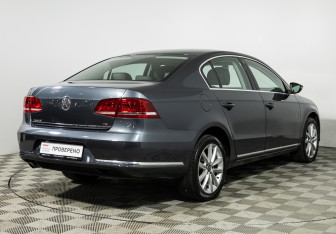 Подержанный автомобиль Volkswagen Passat Sedan 2012 года (5 фото)