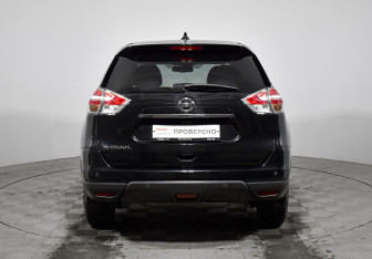 Подержанный автомобиль Nissan X-Trail 2017 года (6 фото)