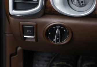 Подержанный автомобиль Porsche Cayenne 2014 года (28 фото)