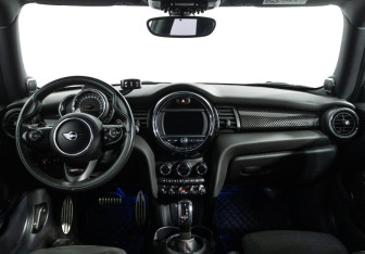 Подержанный автомобиль MINI Hatch 2019 года (13 фото)