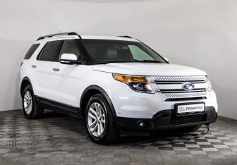 Подержанный автомобиль Ford Explorer 2014 года (3 фото)