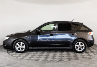 Подержанный автомобиль Subaru Impreza Hatchback 2007 года (8 фото)