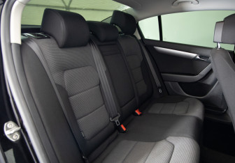 Подержанный автомобиль Volkswagen Passat Sedan 2012 года (12 фото)
