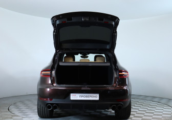 Подержанный автомобиль Porsche Macan 2016 года (7 фото)