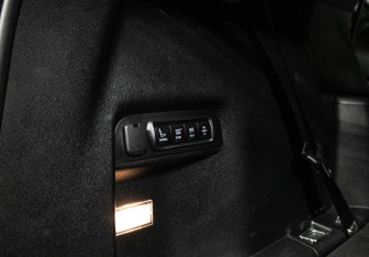 Подержанный автомобиль Ford Explorer 2019 года (26 фото)