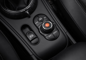 Подержанный автомобиль MINI Countryman 2017 года (24 фото)