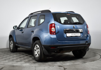 Подержанный автомобиль Renault Duster 2014 года (7 фото)