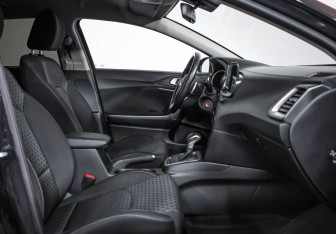 Подержанный автомобиль Kia Ceed Hatchback 2019 года (21 фото)