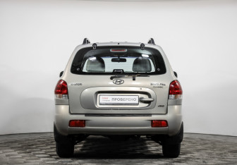 Подержанный автомобиль Hyundai Santa Fe 2007 года (6 фото)