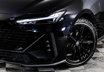 Подержанный автомобиль Changan UNI-V 2023 года (2 фото)