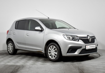 Подержанный автомобиль Renault Sandero 2021 года (3 фото)