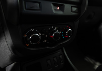 Подержанный автомобиль Renault Duster 2015 года (15 фото)