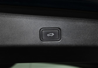 Подержанный автомобиль Geely Monjaro 2023 года (25 фото)