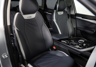 Подержанный автомобиль Geely Atlas 2024 года (22 фото)