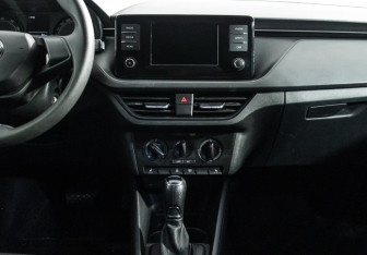 Подержанный автомобиль Skoda Rapid Liftback 2020 года (14 фото)