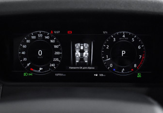 Подержанный автомобиль Land Rover Range Rover Velar 2017 года (18 фото)