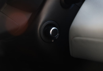 Подержанный автомобиль Land Rover Range Rover Sport 2016 года (25 фото)