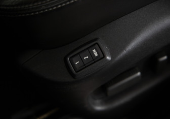 Подержанный автомобиль Cadillac SRX 2013 года (29 фото)