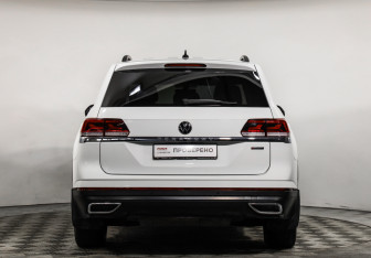 Подержанный автомобиль Volkswagen Teramont 2021 года (6 фото)