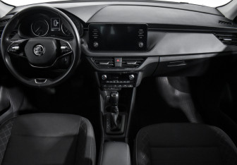 Подержанный автомобиль Skoda Rapid Liftback 2021 года (15 фото)