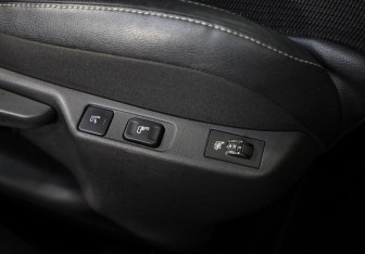 Подержанный автомобиль Citroen C4 Hatchback 2011 года (16 фото)