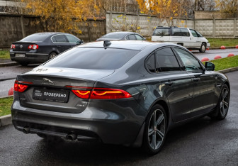 Подержанный автомобиль Jaguar XF Sedan 2016 года (5 фото)