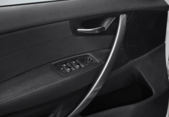 Подержанный автомобиль BMW X3 2009 года (16 фото)