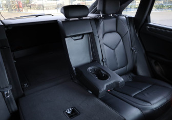 Подержанный автомобиль Porsche Macan 2019 года (28 фото)