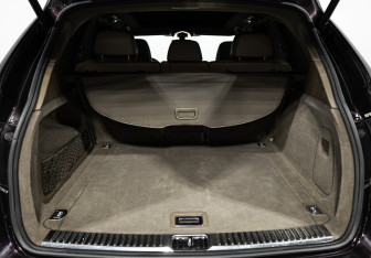 Подержанный автомобиль Porsche Cayenne 2010 года (28 фото)