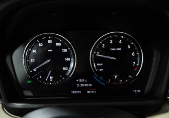 Подержанный автомобиль BMW X1 2018 года (12 фото)