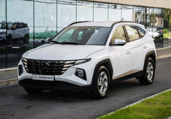 Подержанный автомобиль Hyundai Tucson 2022 года (3 фото)