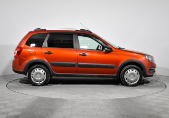 Подержанный автомобиль LADA (ВАЗ) Granta Wagon 2021 года (4 фото)