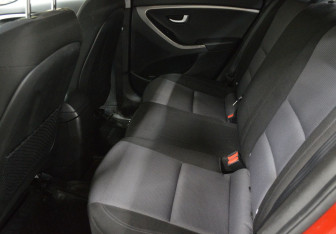 Подержанный автомобиль Hyundai i30 Hatchback 2015 года (10 фото)